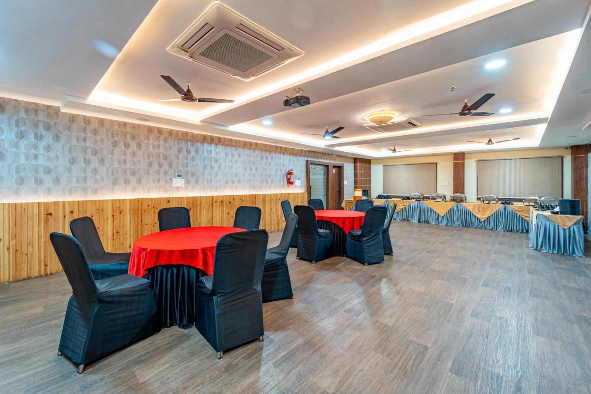 Treebo Premium Zorba Hotel Bhopal Bagian luar foto