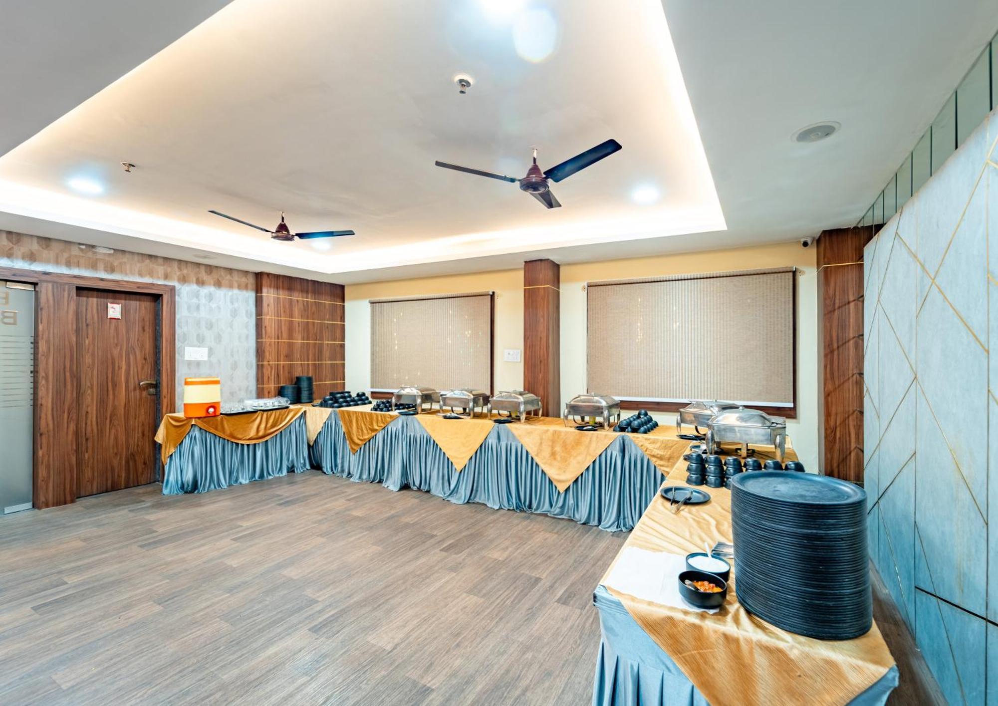 Treebo Premium Zorba Hotel Bhopal Bagian luar foto