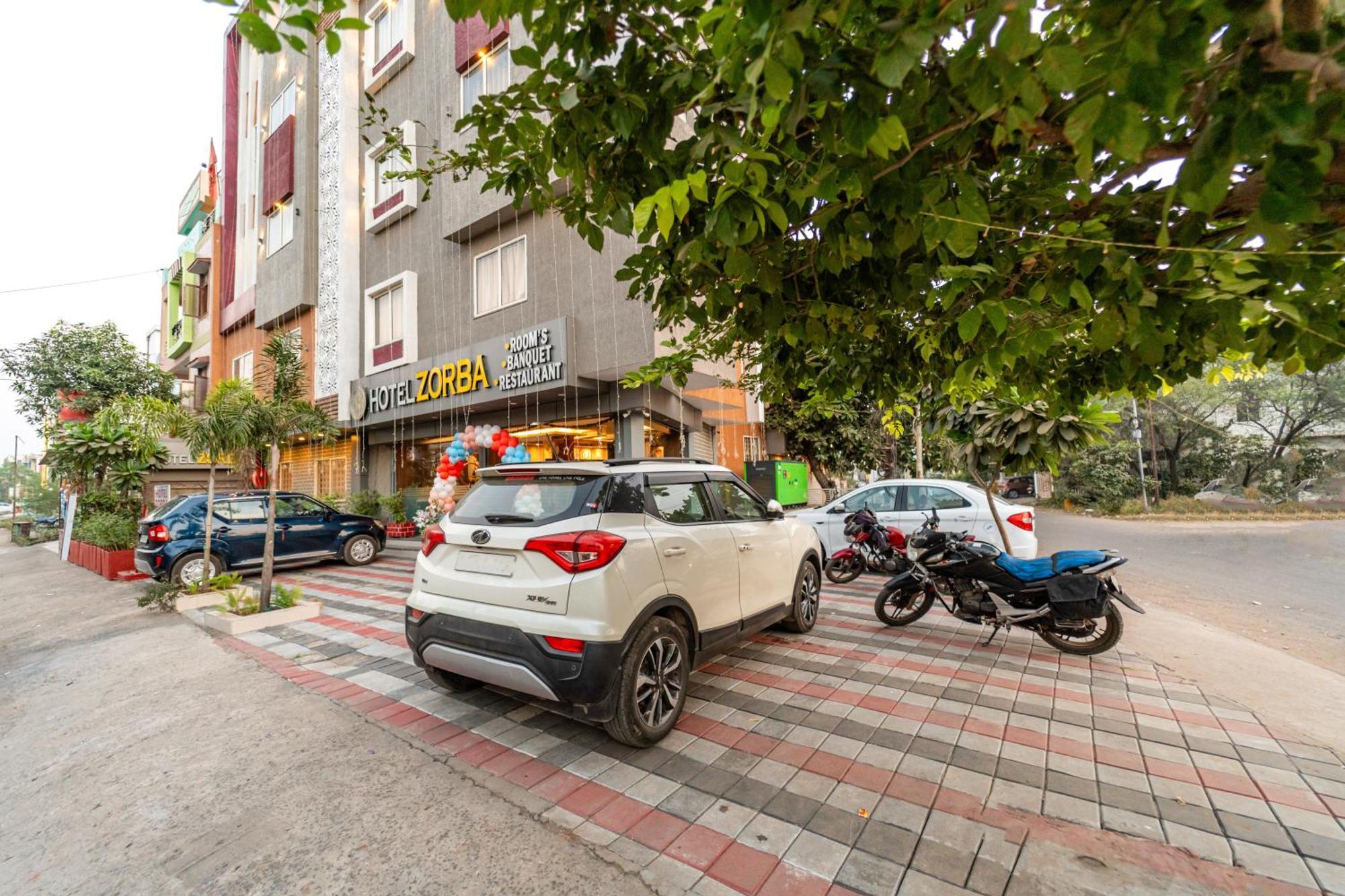 Treebo Premium Zorba Hotel Bhopal Bagian luar foto