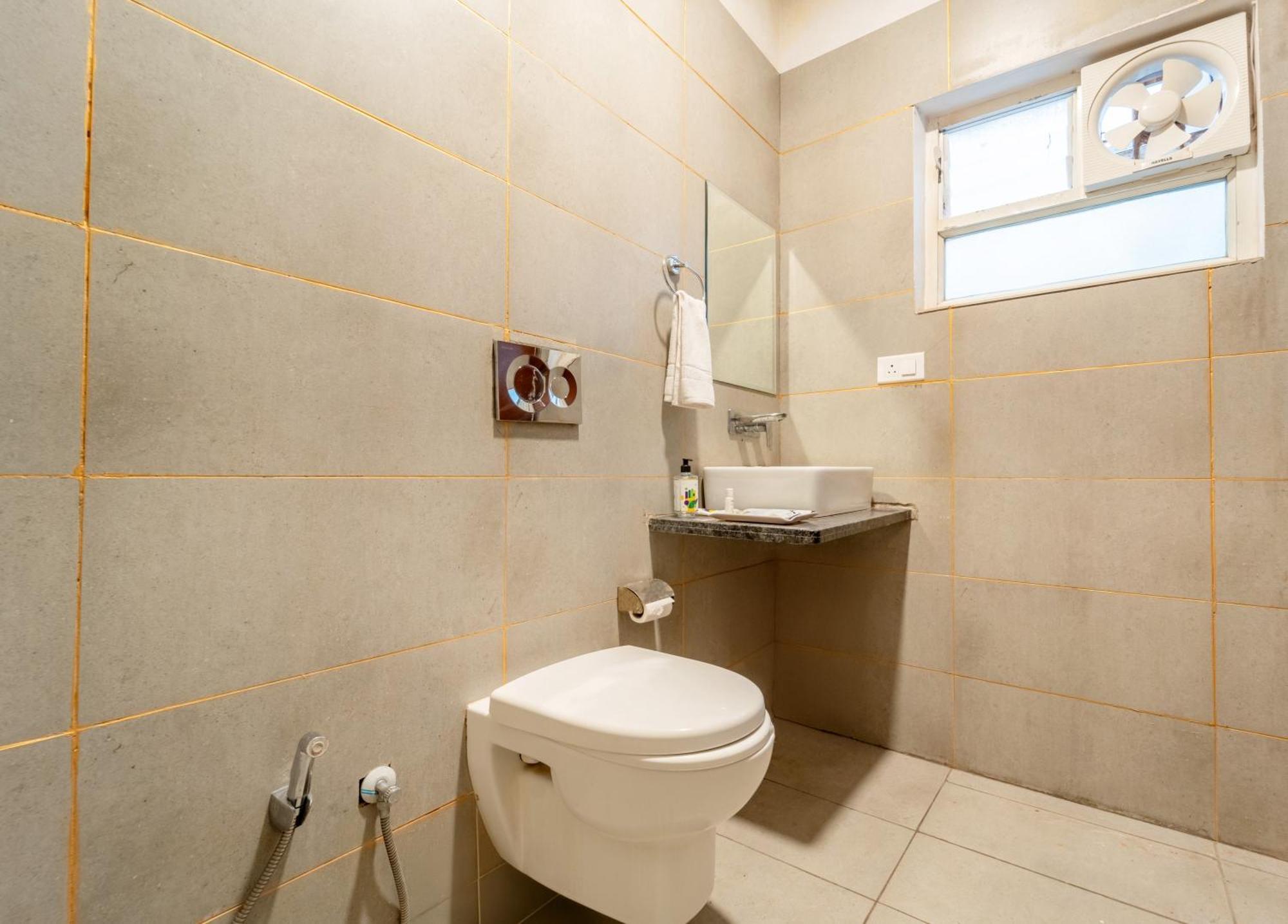 Treebo Premium Zorba Hotel Bhopal Bagian luar foto